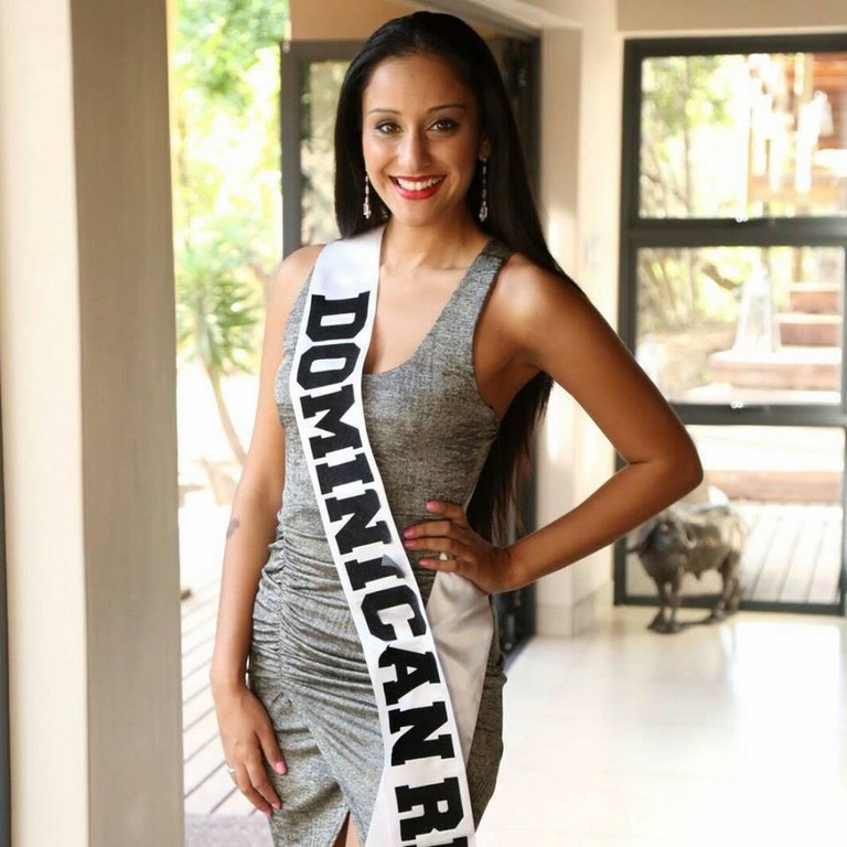 Stephanie Bustamante Miss República Dominicana En El Certamen Reina